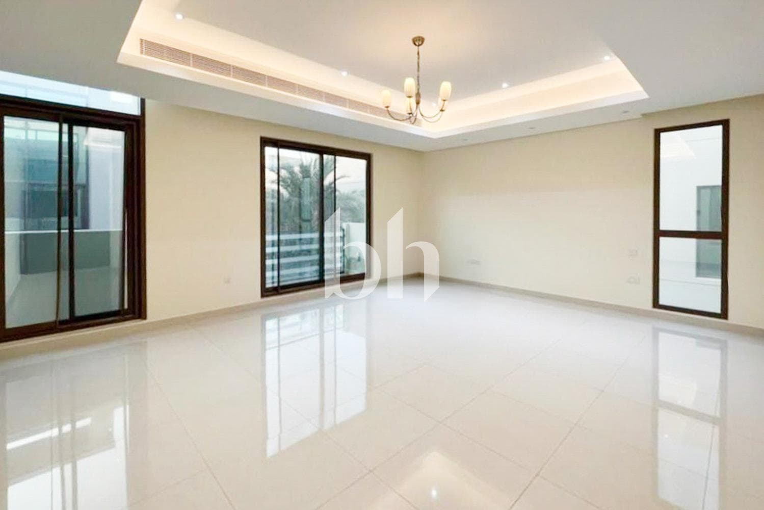 4 Bedroom Townhouse in Grand Views - photo 2