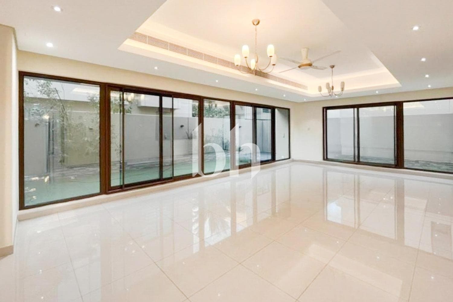 4 Bedroom Townhouse in Grand Views - photo 2