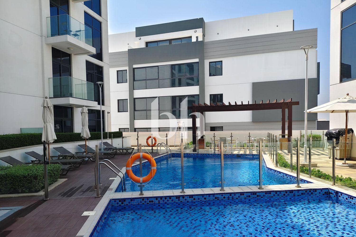 1 Bedroom Apartment in Azizi Gardens - photo 2