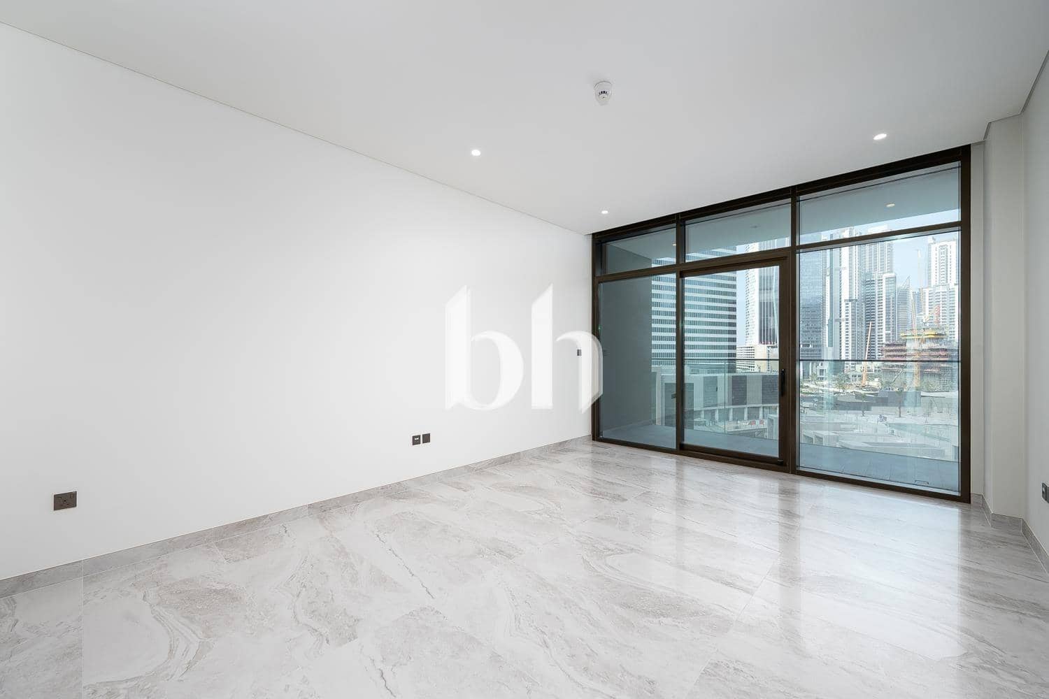 Studio Apartment in The Peninsula Five 3 - photo 2