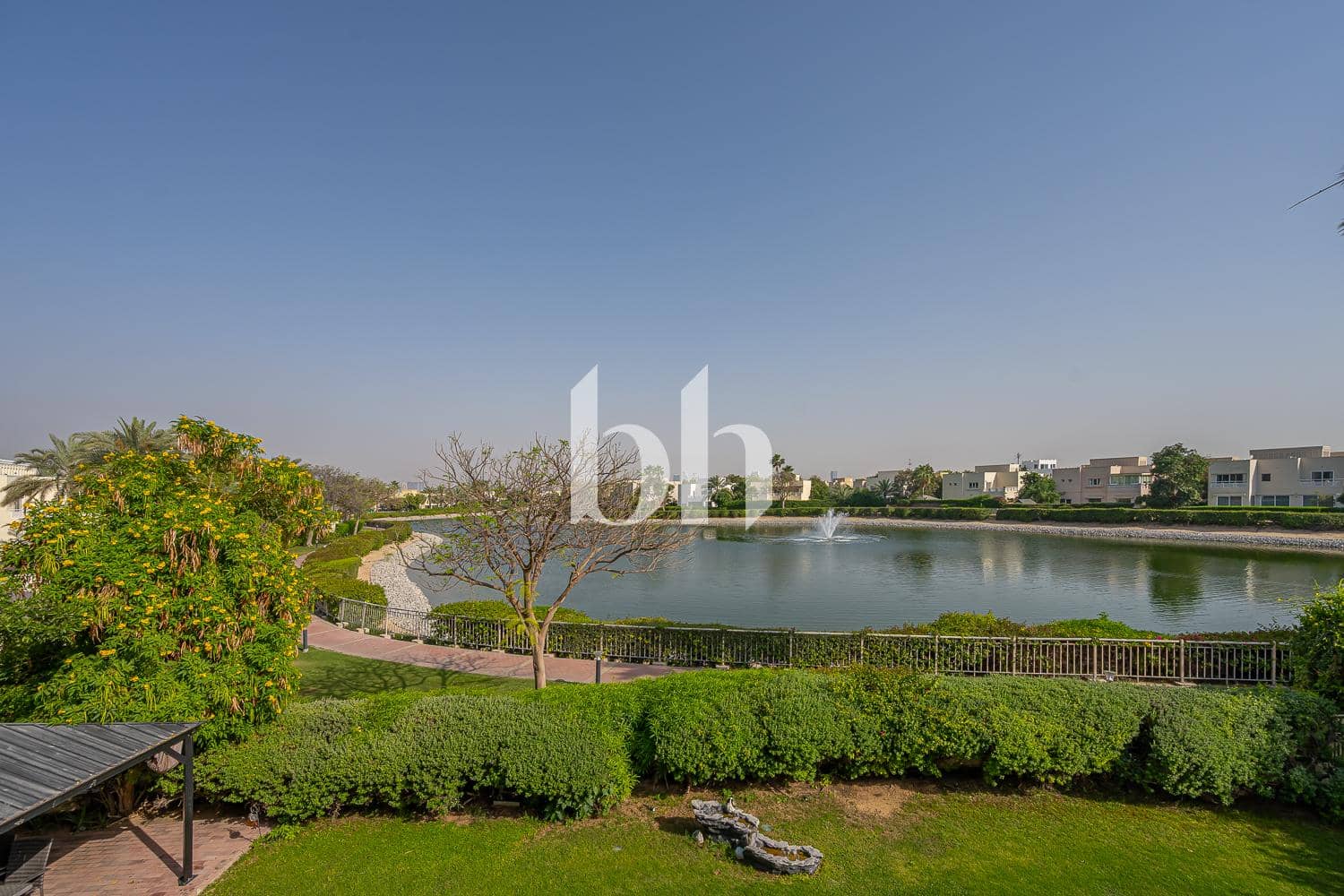 5 Bedroom Villa in Meadows 5 - photo 2