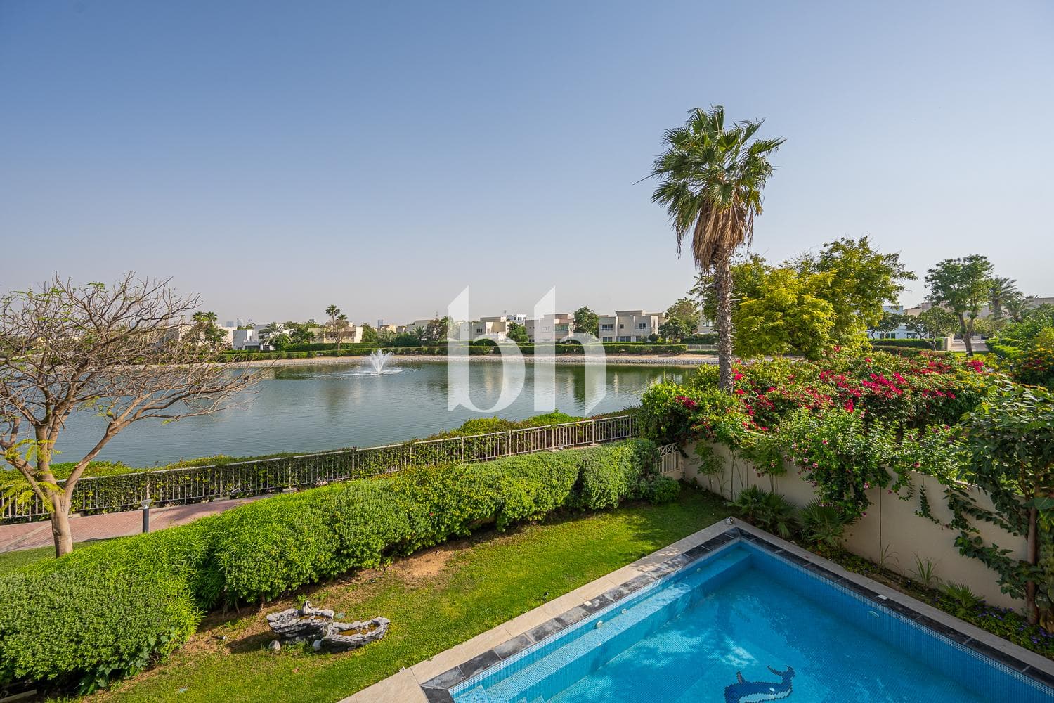 5 Bedroom Villa in Meadows 5 - photo 1