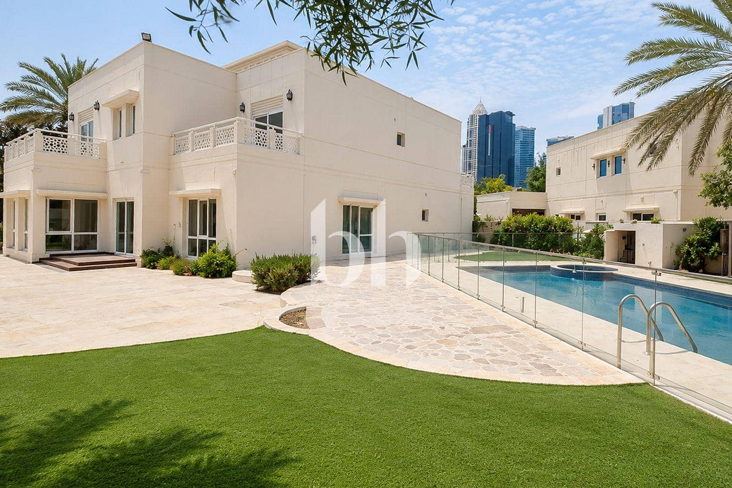 6 Bedroom Villa in Meadows 1 - photo 1