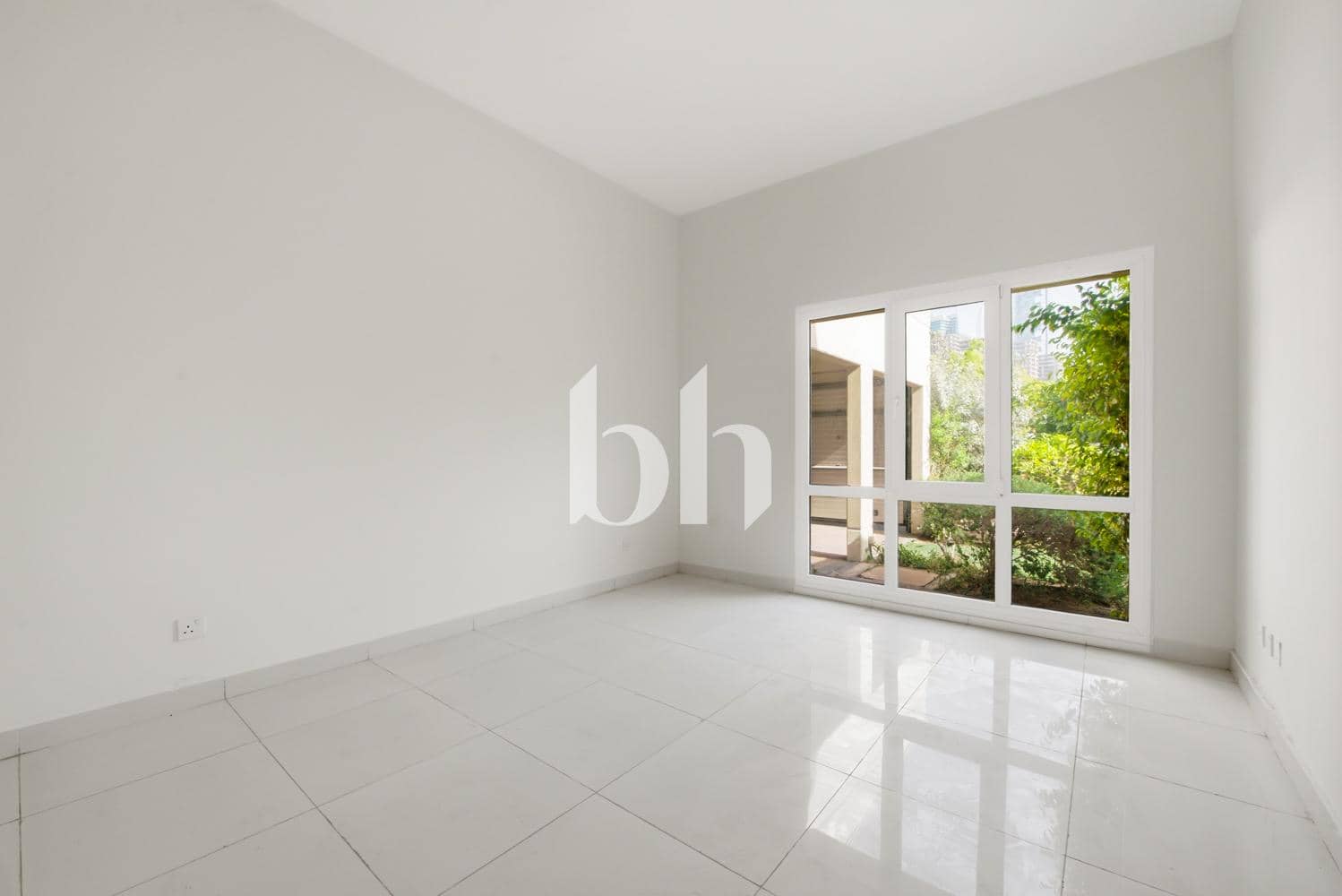 6 Bedroom Villa in Meadows 1 - photo 2