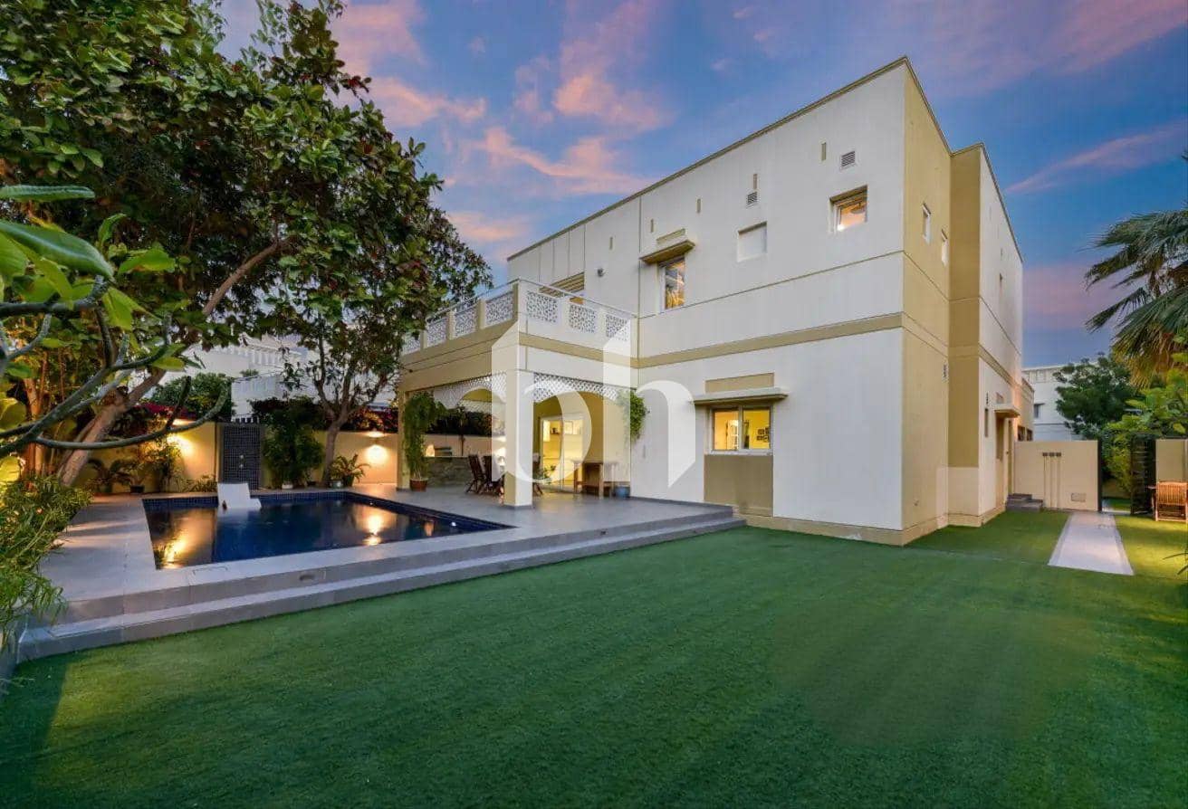 4 Bedroom Villa in Meadows 9