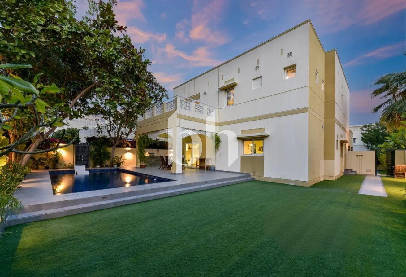 4 Bedroom Villa in Meadows 9