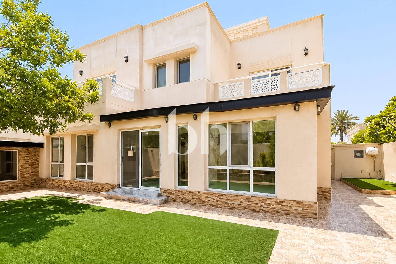 6 Bedroom Villa in Meadows 8