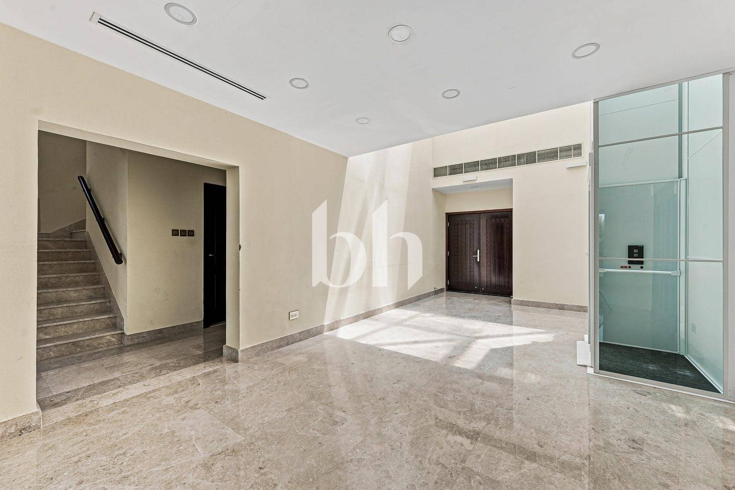 5 Bedroom Villa in Meadows 5 - photo 2