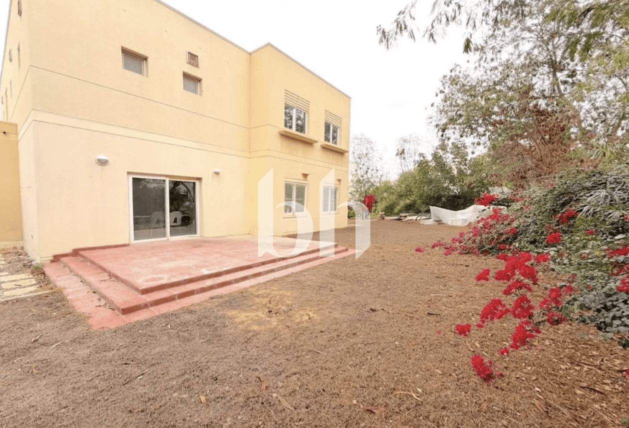 4 Bedroom Villa in Meadows 9 - photo 1