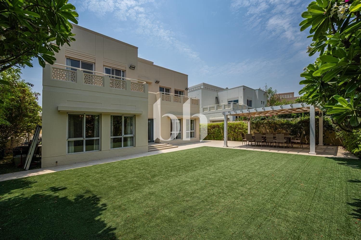 5 Bedroom Villa in Meadows 2