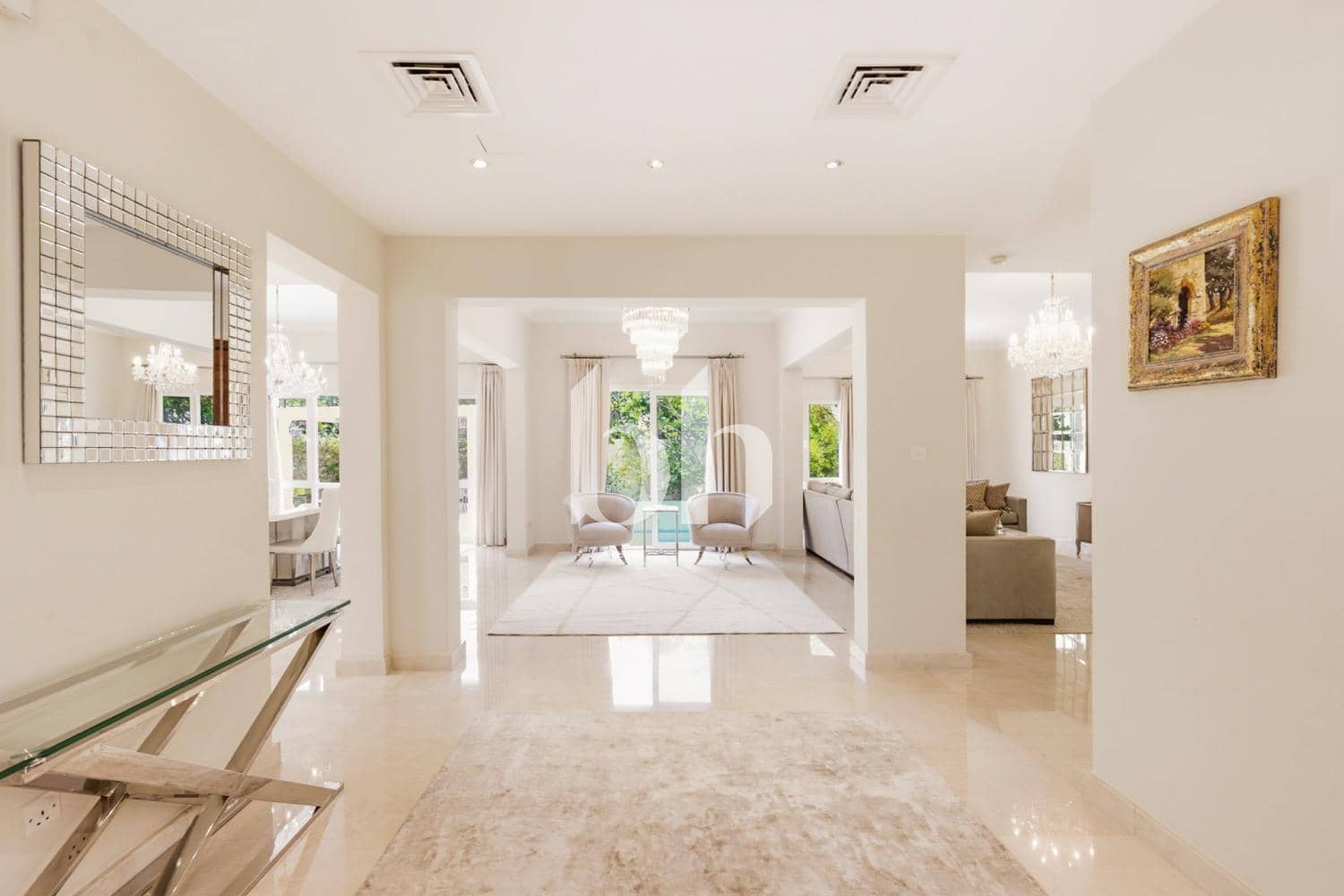 5 Bedroom Villa in Meadows 2 - photo 1