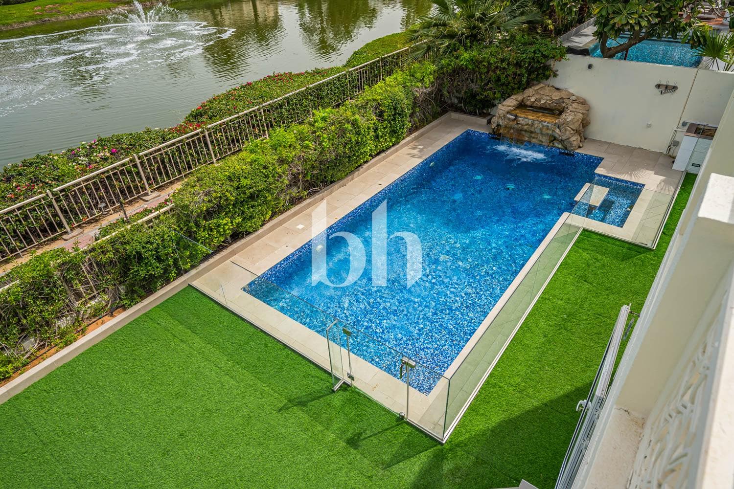 4 Bedroom Villa in Meadows 7 - photo 1