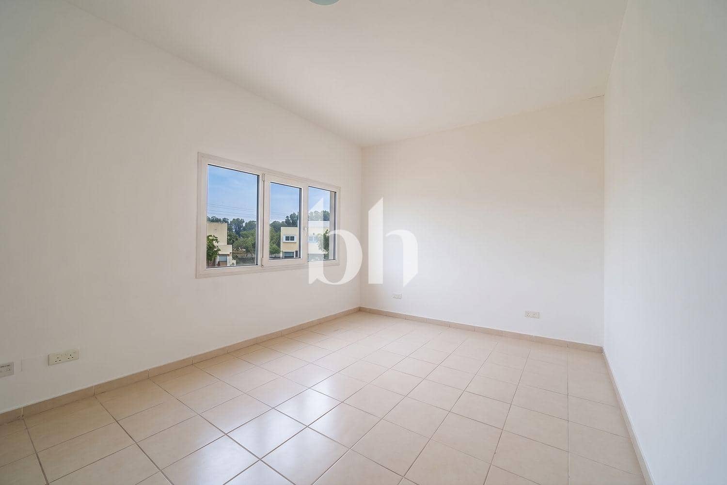 4 Bedroom Villa in Meadows 9 - photo 2
