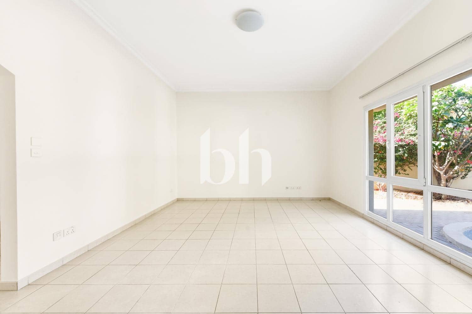 3 Bedroom Villa in Meadows 9 - photo 2