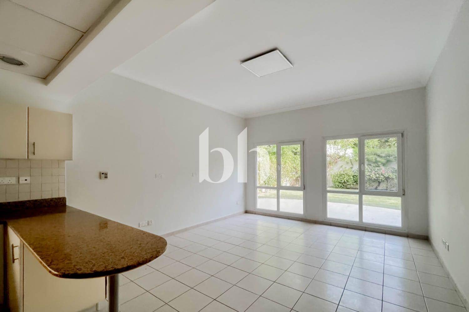 5 Bedroom Villa in Meadows 1 - photo 1