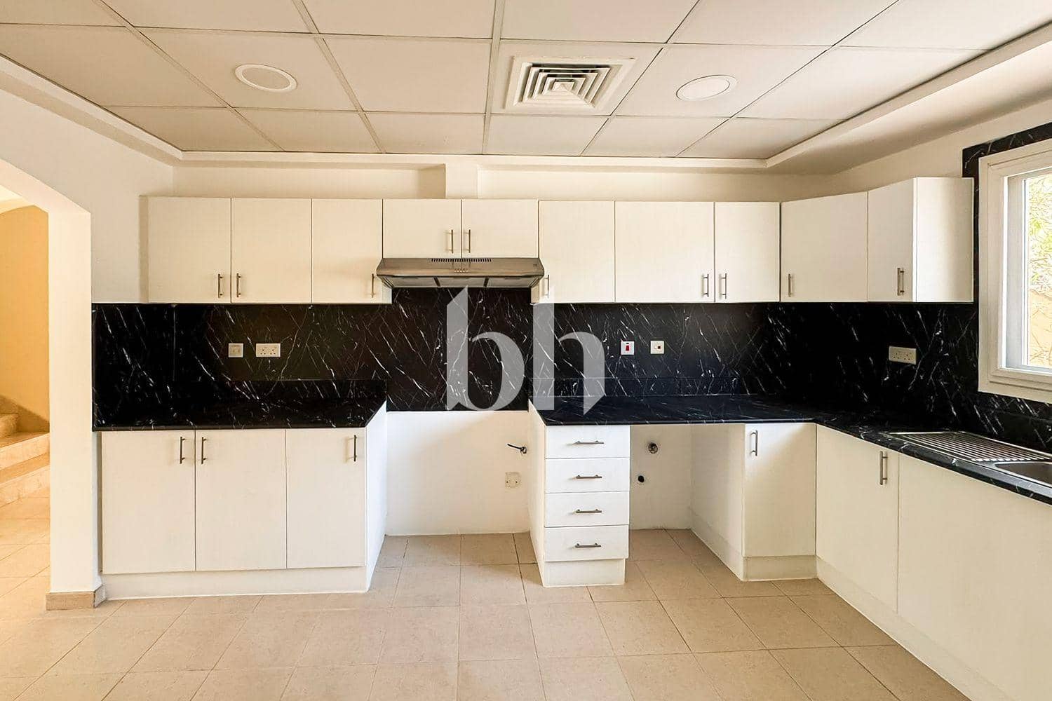 3 Bedroom Villa in Meadows 9 - photo 2