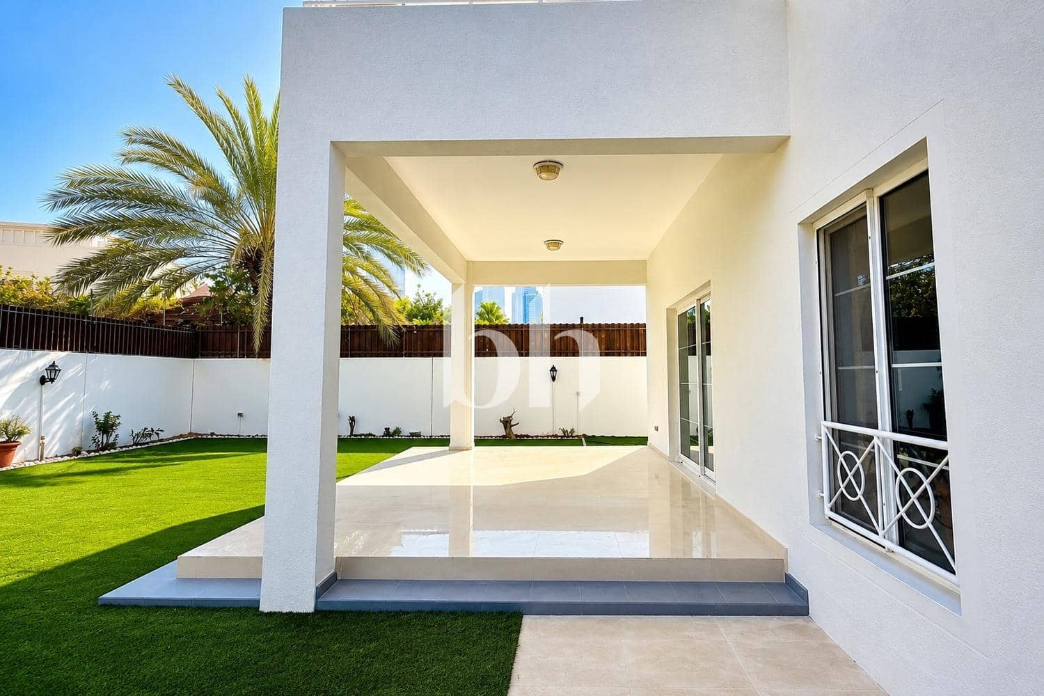 4 Bedroom Villa in Meadows 1 - photo 1
