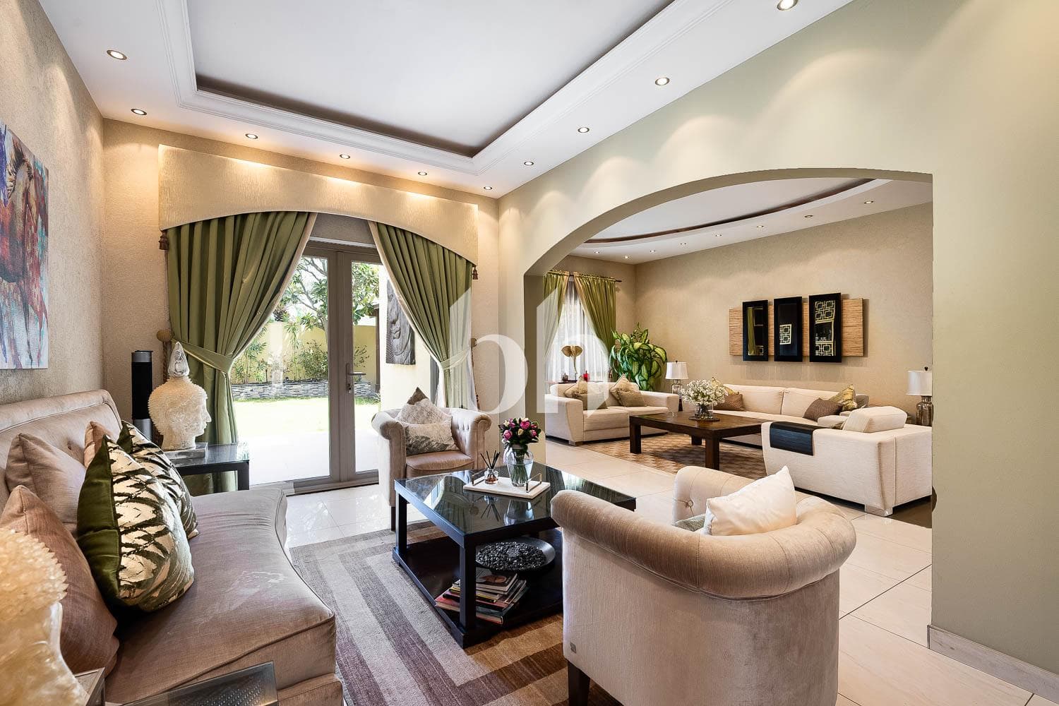 5 Bedroom Villa in Meadows 2 - photo 2