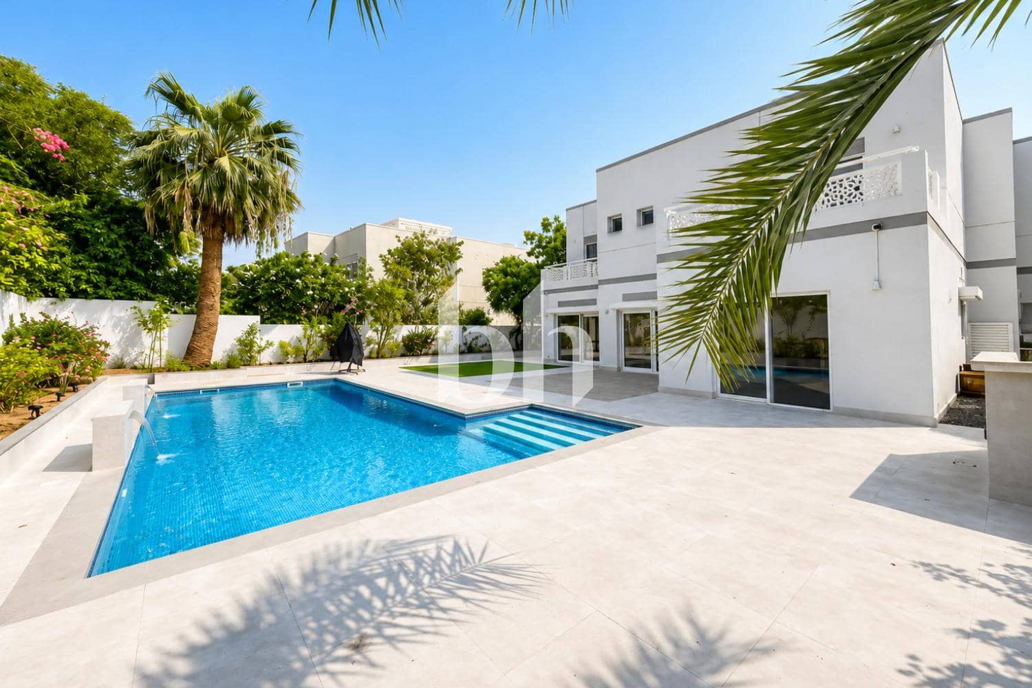 5 Bedroom Villa in Meadows 4