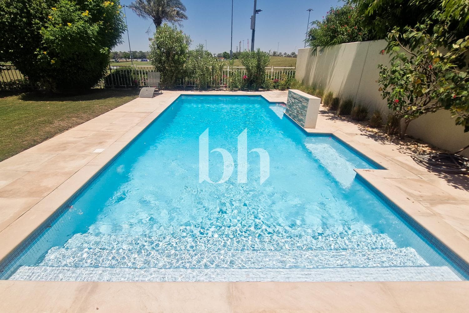6 Bedroom Villa in Meadows 4 - photo 2