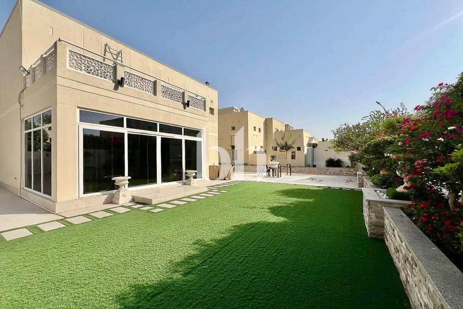 4 Bedroom Villa in Meadows 9