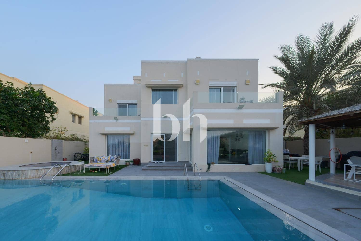 6 Bedroom Villa in Meadows 7 - photo 2