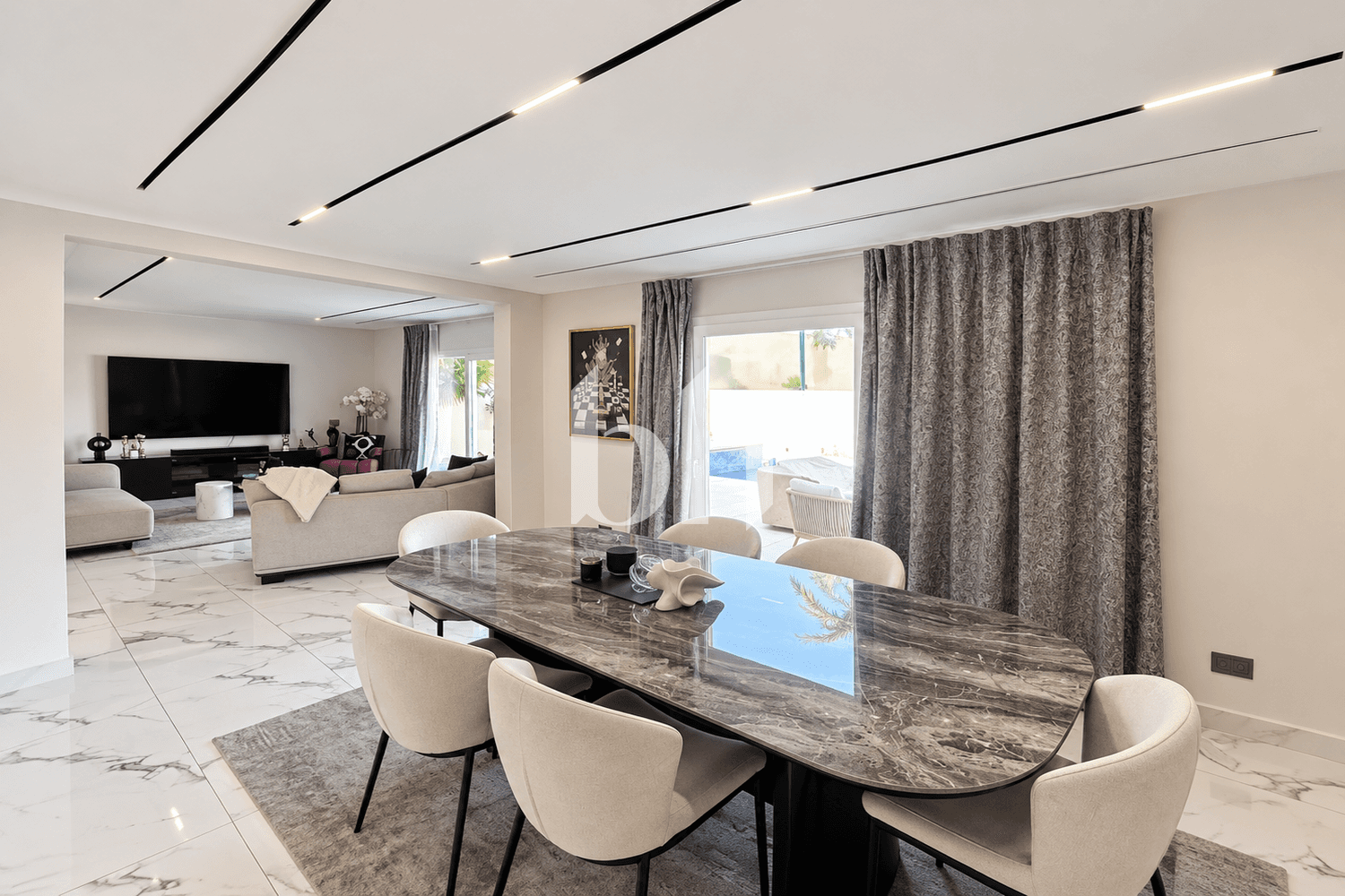 4 Bedroom Villa in Meadows 1 - photo 1