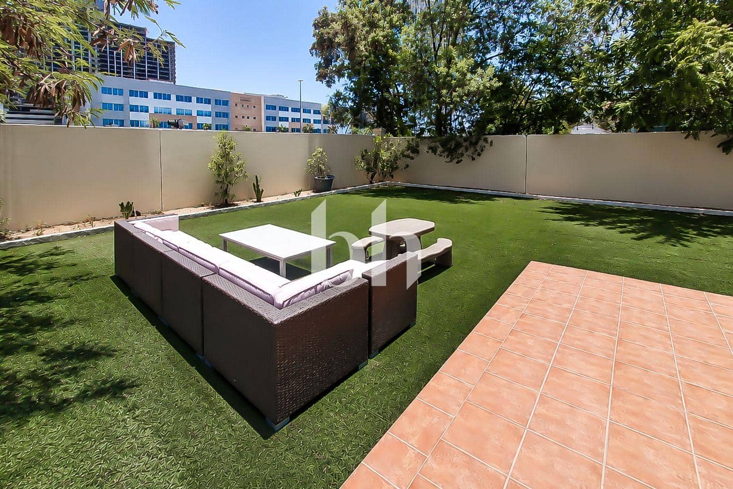 3 Bedroom Villa in Meadows 1 - photo 2