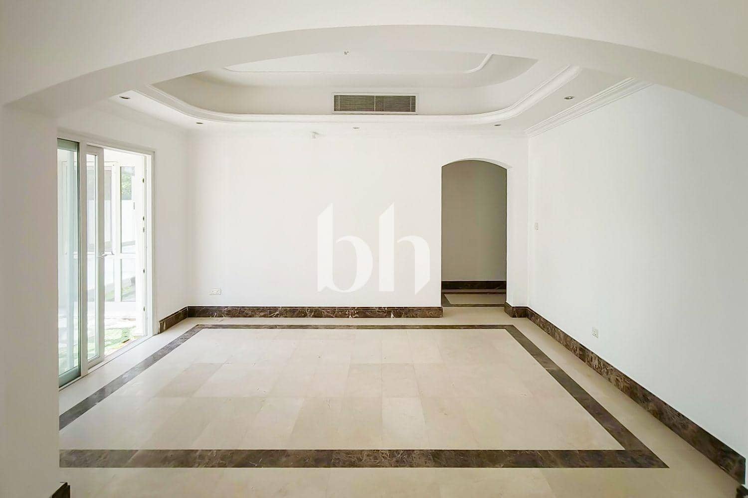 6 Bedroom Villa in Meadows 4 - photo 1