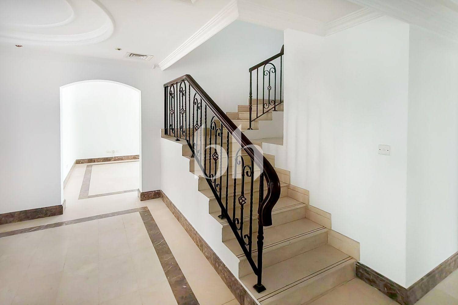 6 Bedroom Villa in Meadows 4 - photo 2