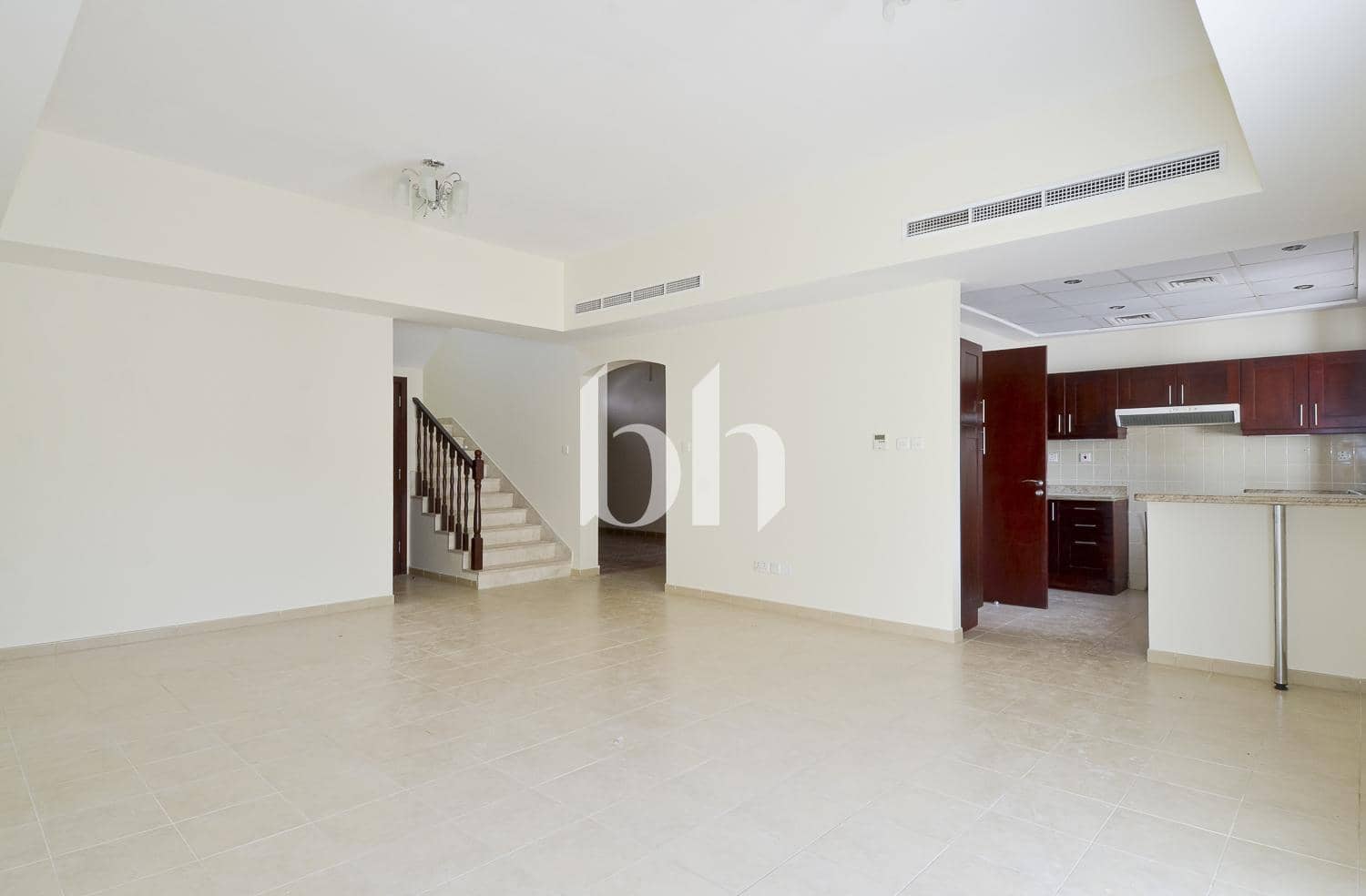 3 Bedroom Townhouse in Al Reem 1 - photo 1