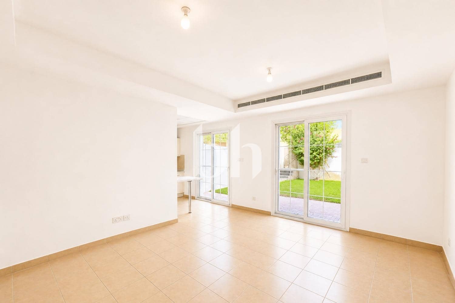 2 Bedroom Townhouse in Al Reem 1 - photo 1