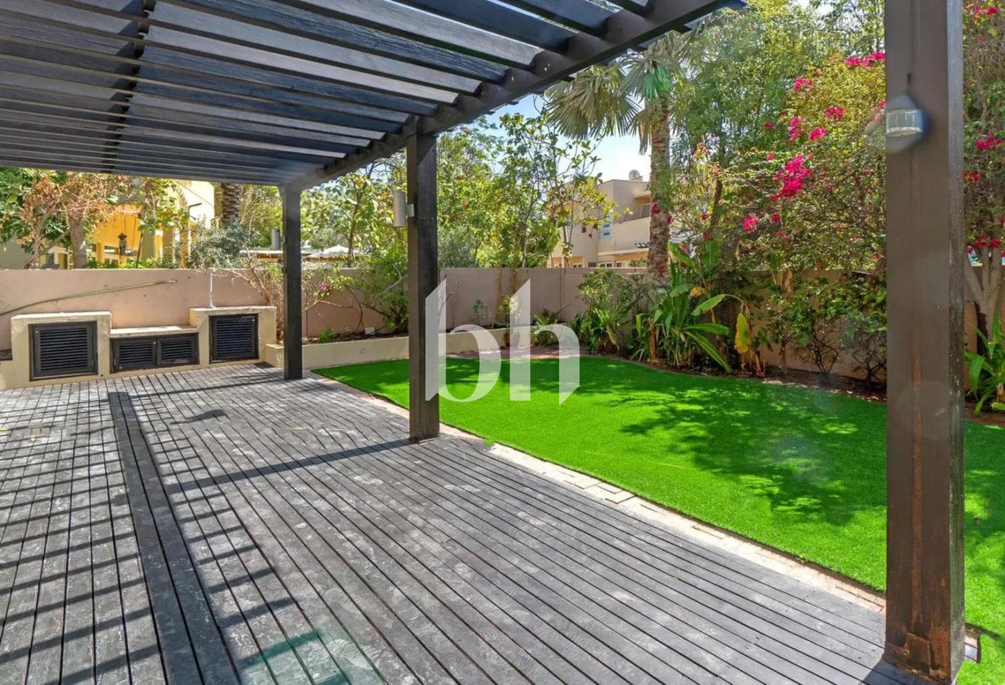 5 Bedroom Villa in Saheel - photo 2
