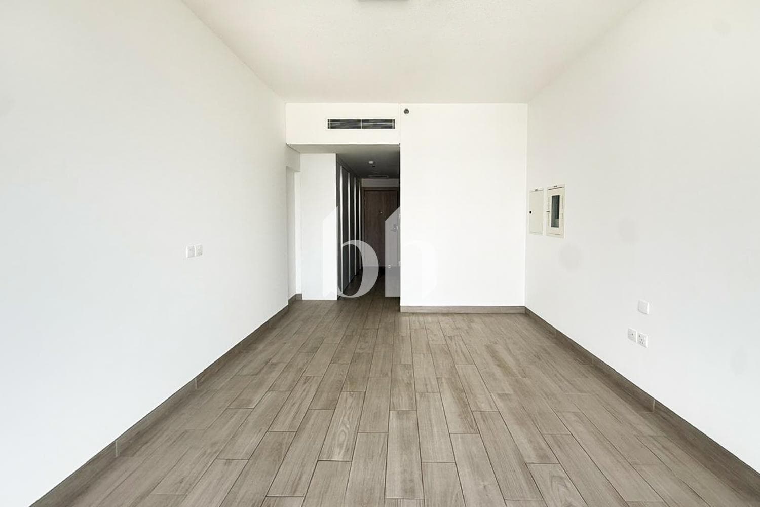 Studio Apartment in Luma22 West Tower - photo 2