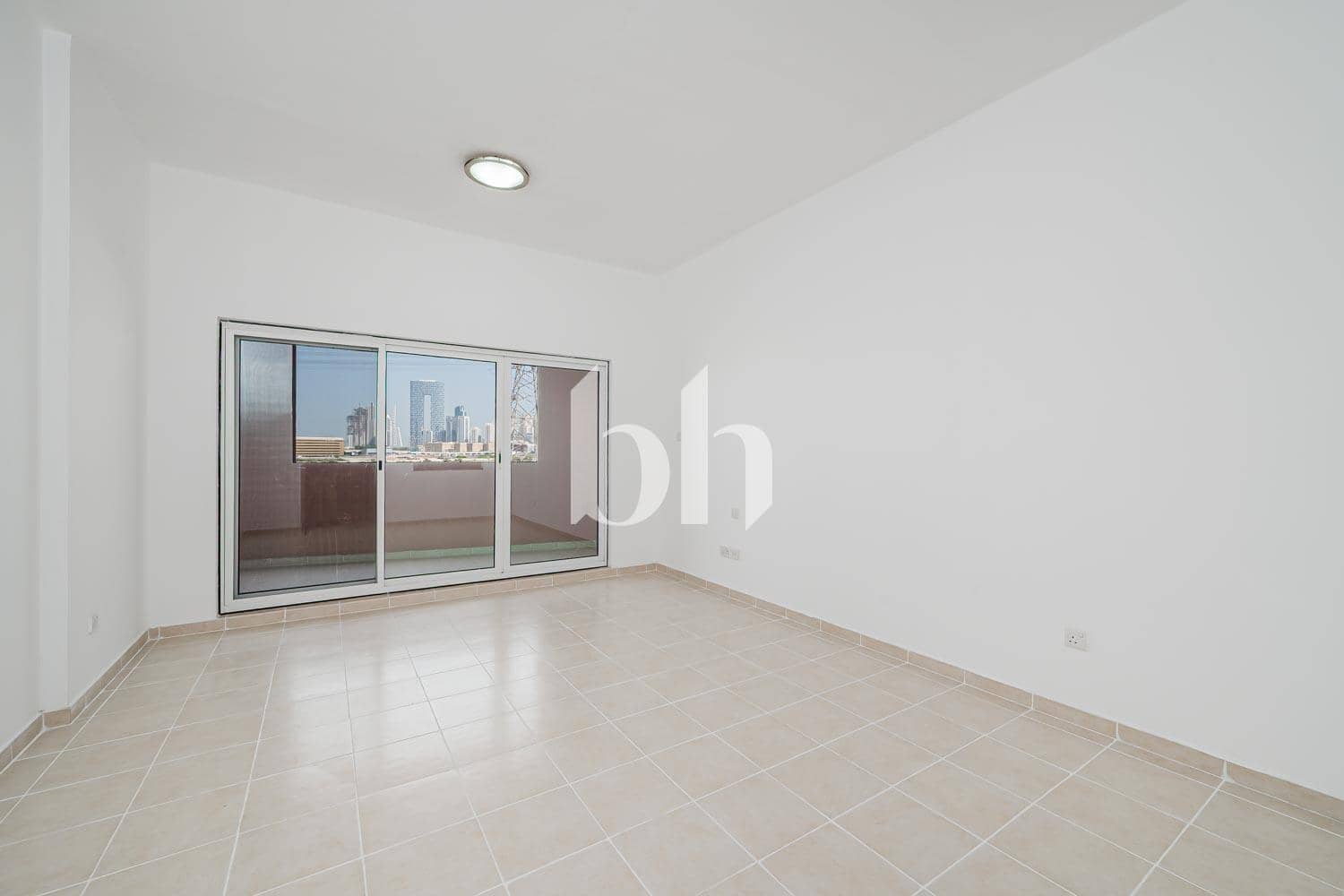 Studio Apartment in Building 6, Zen Cluster - photo 2