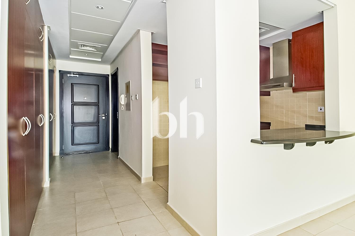 Studio Apartment in Building 106 - photo 1