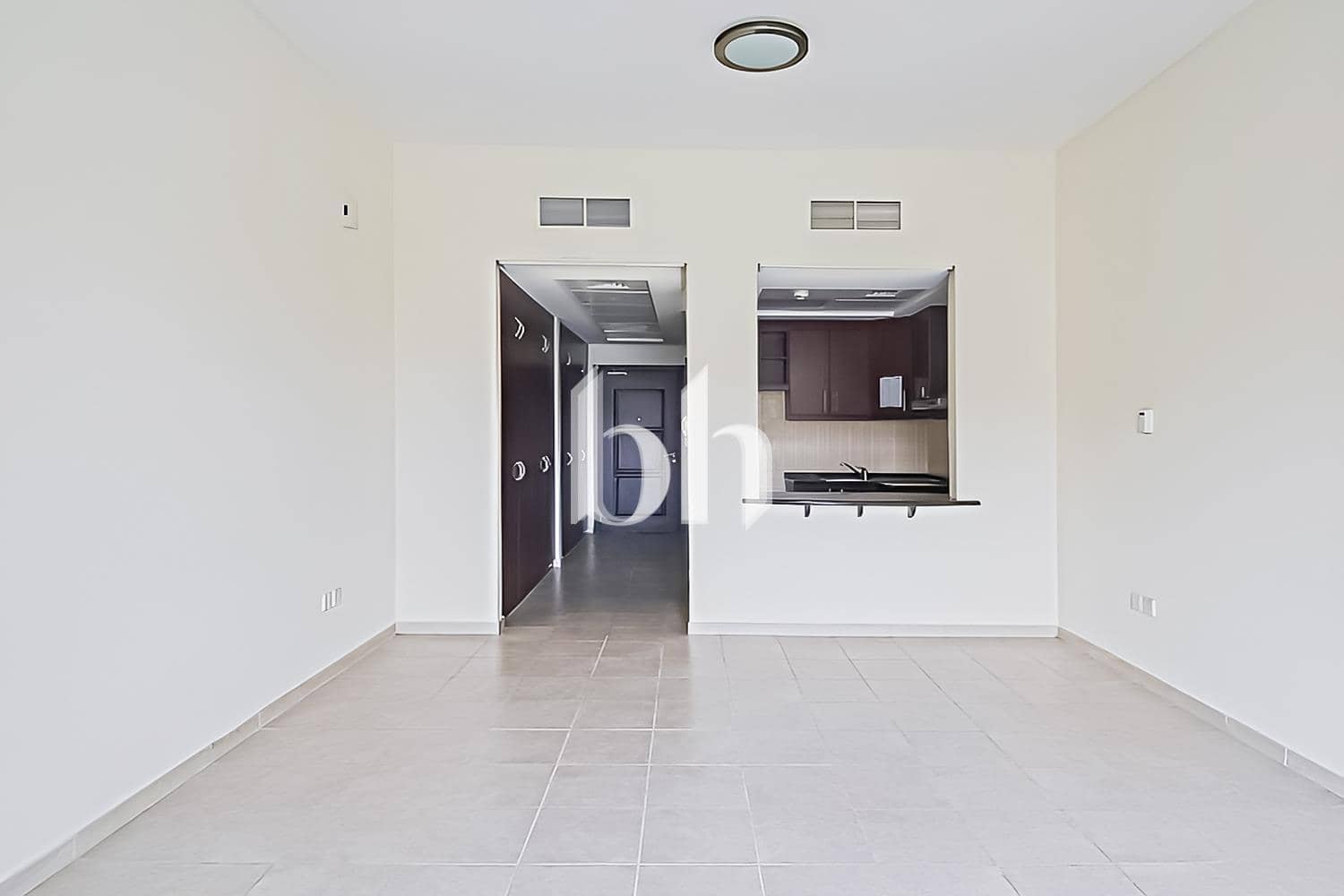 Studio Apartment in Building 106 - photo 2