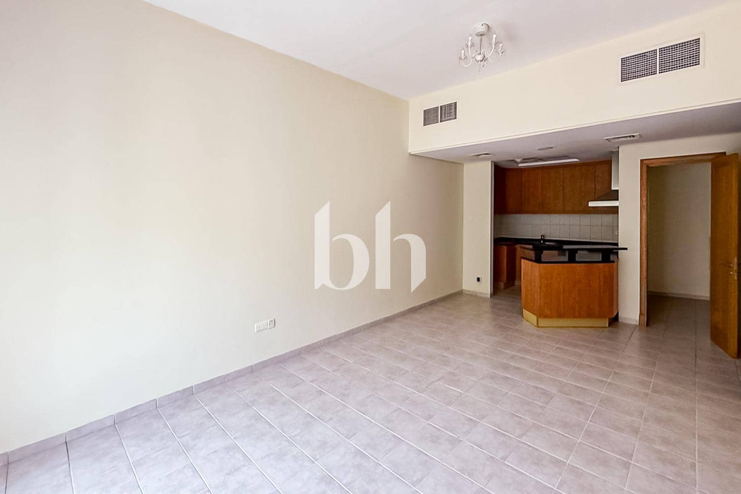 1 Bedroom Apartment in Building 52 - photo 1
