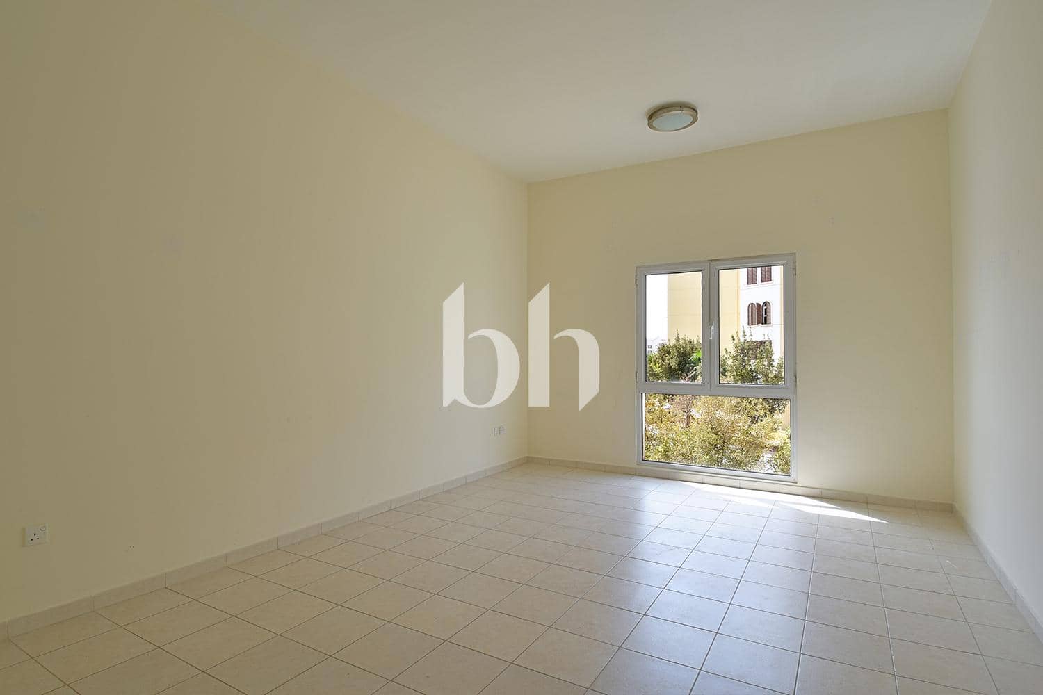 Studio Apartment in Building 89