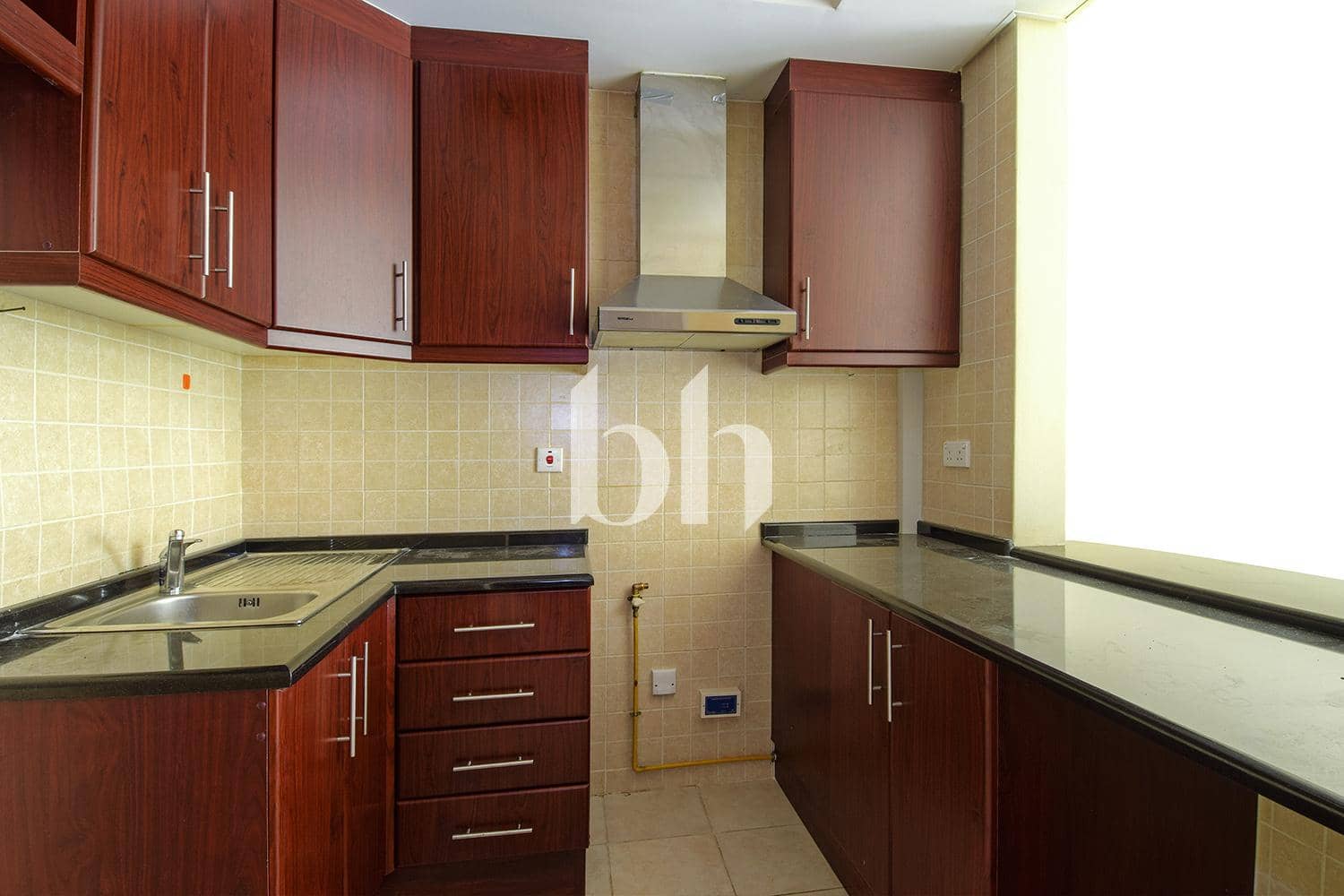 Studio Apartment in Building 89 - photo 2