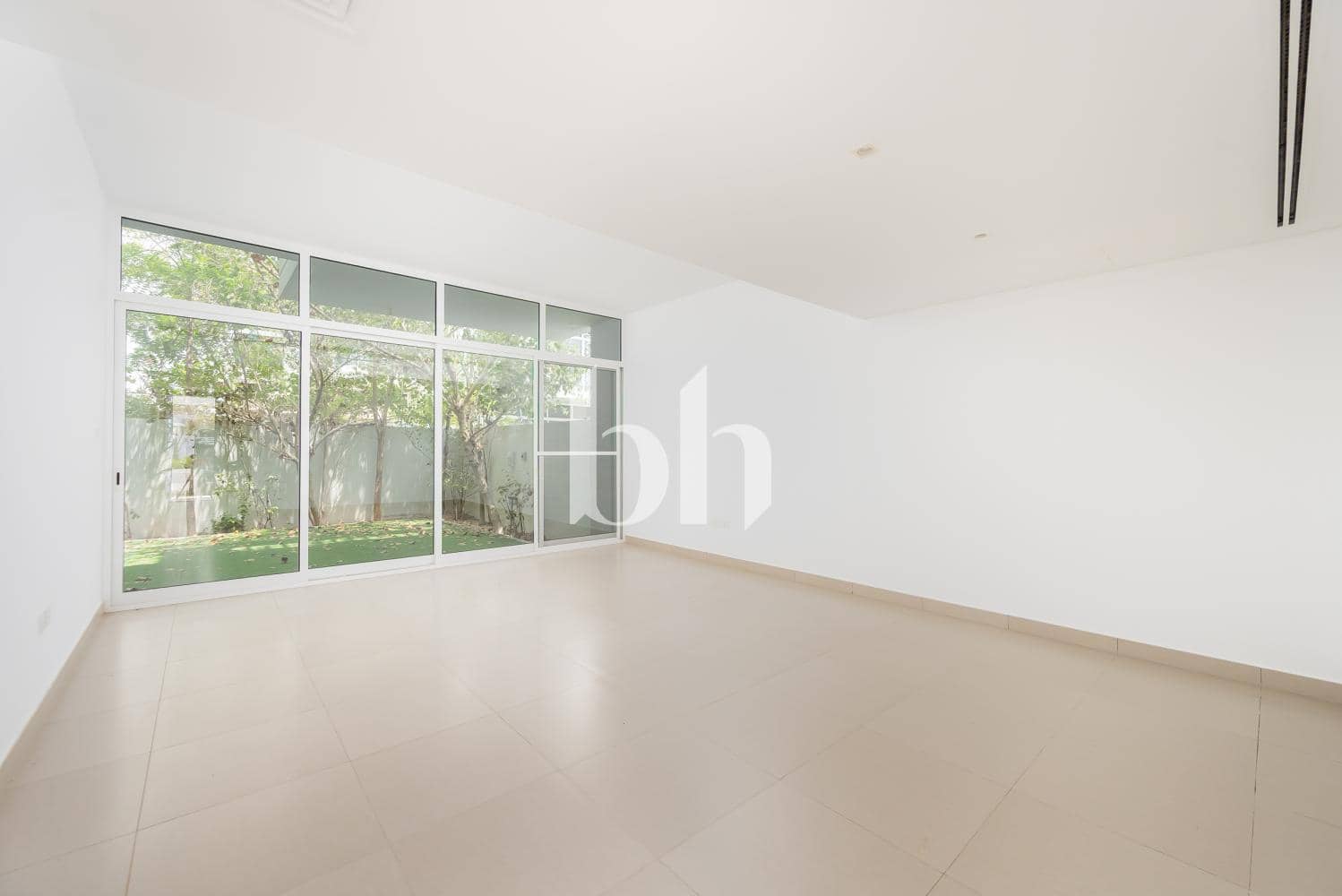 3 Bedroom Townhouse in Arabella Townhouses 2 - photo 2