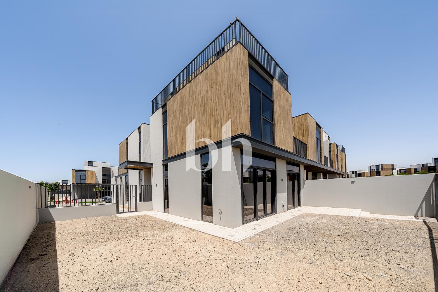 4 Bedrooms Townhouse in Mudon Al ranim 4 - photo 1