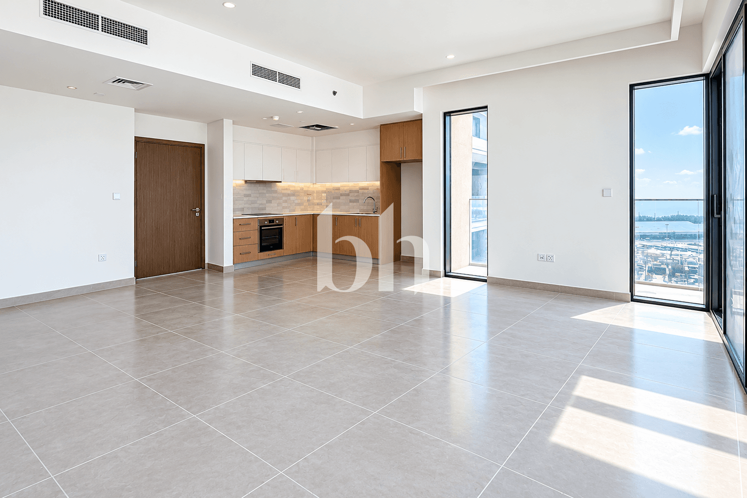 3 Bedroom Apartment in Seagate Building 3 - photo 1