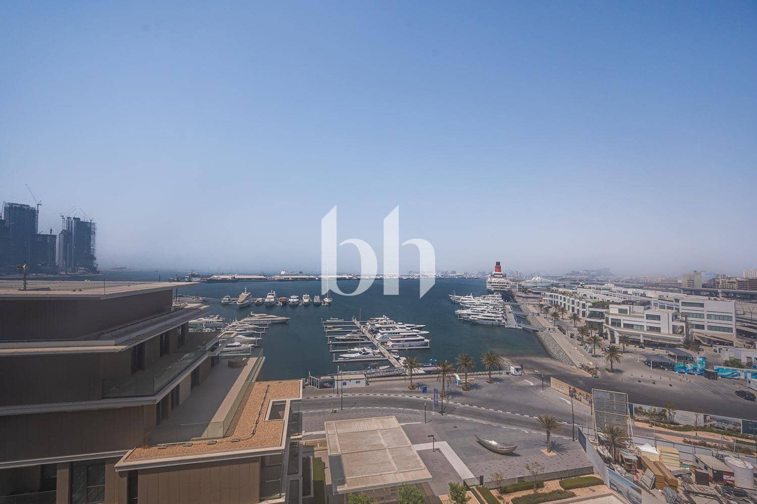 3 Bedroom Apartment in Seagate Building 1 - photo 2
