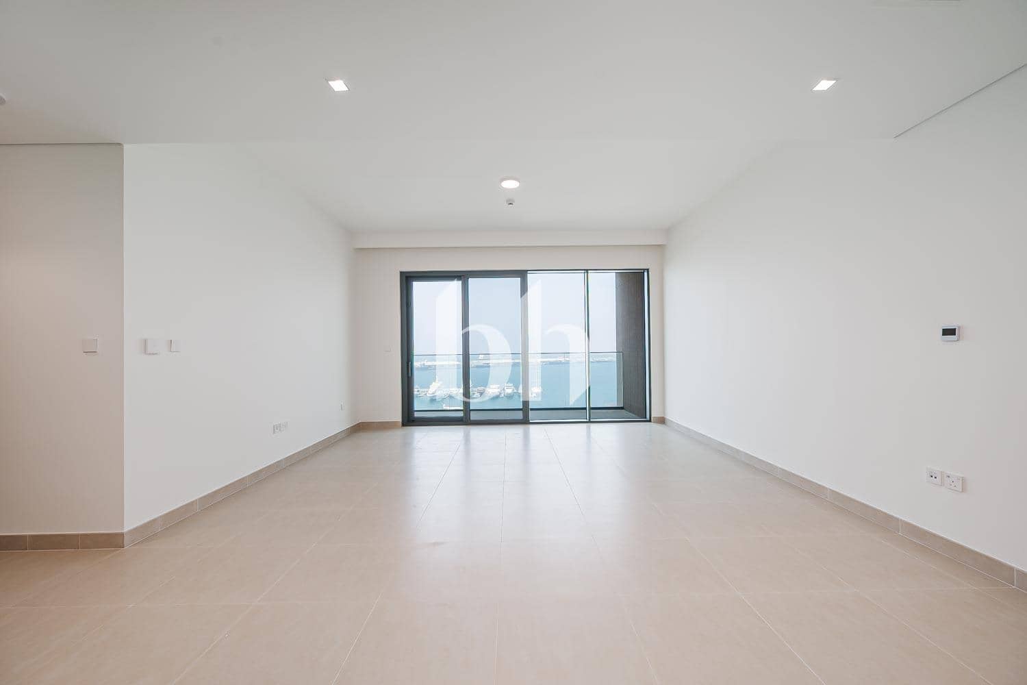 3 Bedroom Apartment in Seagate Building 1 - photo 1