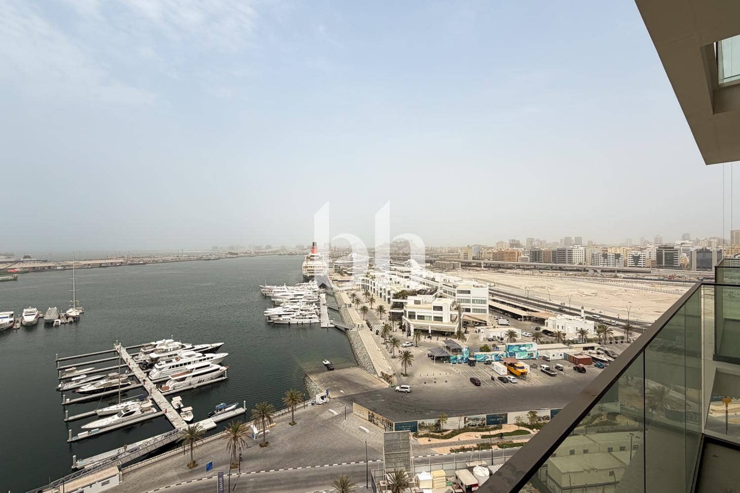 3 Bedroom Apartment in Seagate Building 1 - photo 1