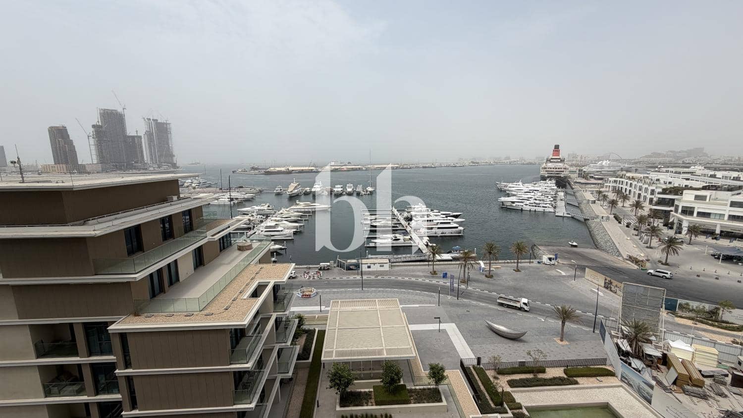 3 Bedroom Apartment in Seagate Building 1 - photo 1