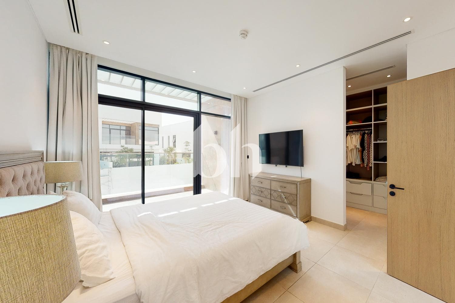 4 Bedroom Villa in Jumeirah Luxury - photo 2