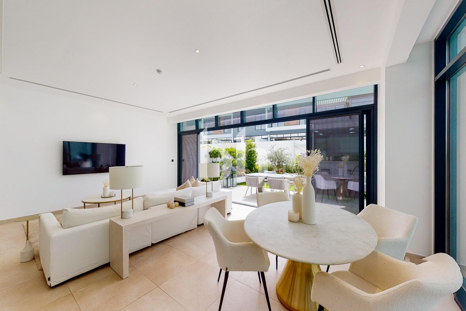 4 Bedroom Villa in Jumeirah Luxury