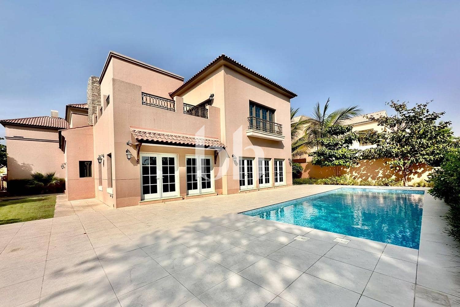 6 Bedroom Villa in Redwood Avenue - photo 1
